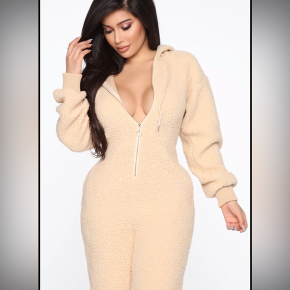Beary Furry Jumpsuit 🐻🧸 - Picture 2 of 13